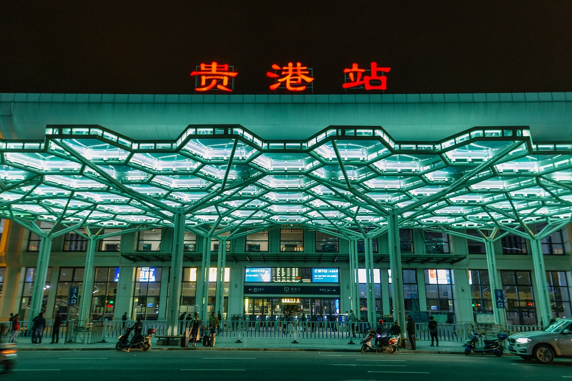 利记官方网站-贵港高铁站广场ETFE膜结构雨棚